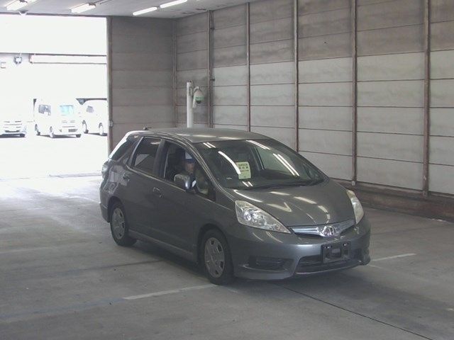 2610 HONDA FIT SHUTTLE GP2 2011 г. (ARAI Bayside)